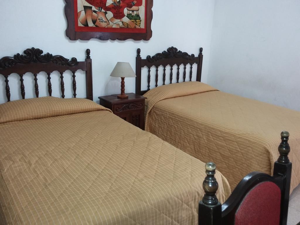 أنتيغوا غواتيمالا Hotel Santa Clara الغرفة الصورة